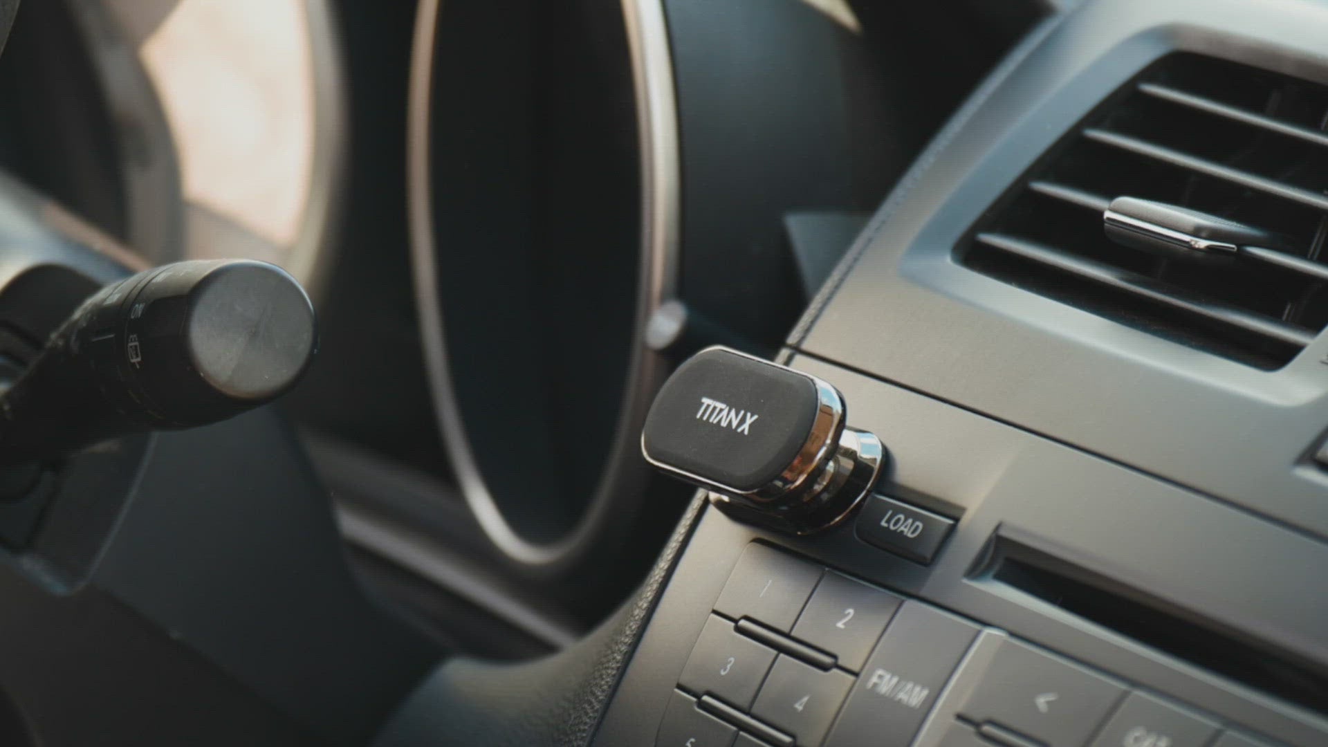 Magnetic Car Mount (Works with every phone and car model)